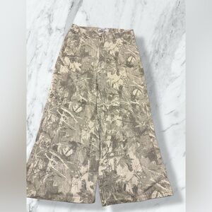 Women’s wide leg camo pants size 7